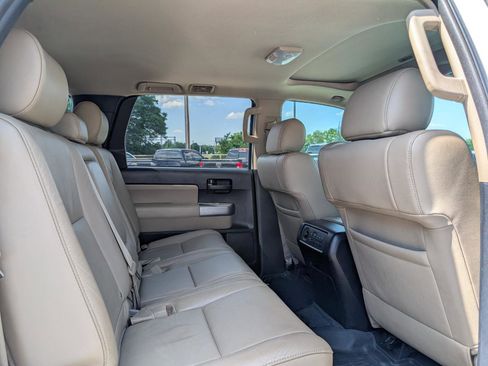 Used 2018 Toyota Sequoia SR5 w/ Premium Package RWD image 24