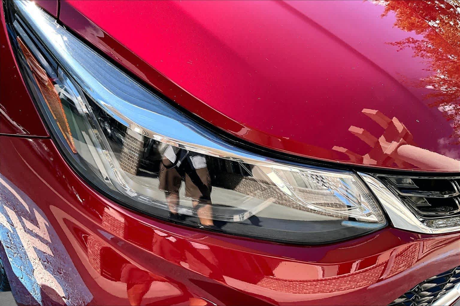 Used 2017 Chevrolet Cruze Premier FWD image 28