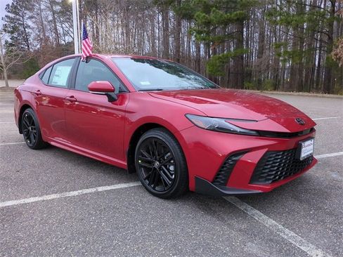 New 2026 Toyota Camry SE image 2