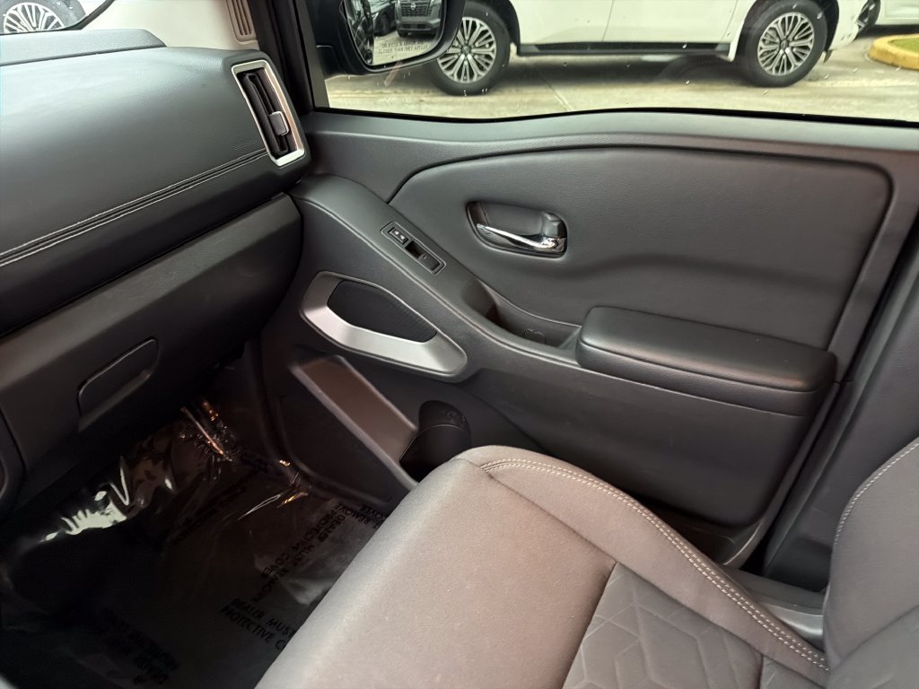 Used 2025 Nissan Frontier SV RWD image 26