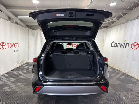 Used 2026 Toyota Highlander Platinum AWD/4WD image 17