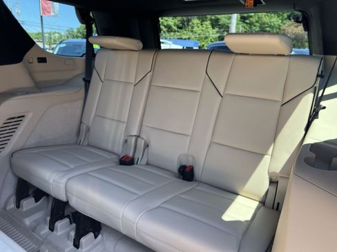 Used 2023 Cadillac Escalade Premium Luxury w/ Performance Package AWD/4WD image 26