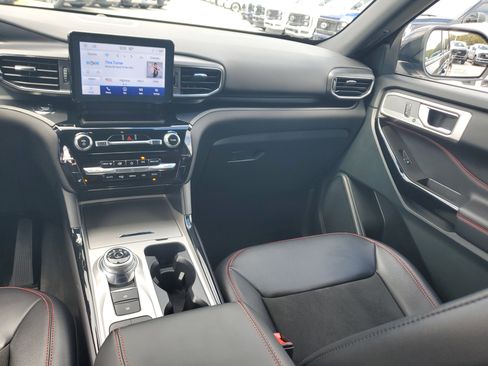 Used 2024 Ford Explorer ST-Line w/ Class IV Trailer Tow Package image 17