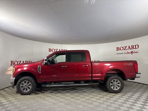 Used 2019 Ford F250 XLT w/ XLT Premium Package image 5