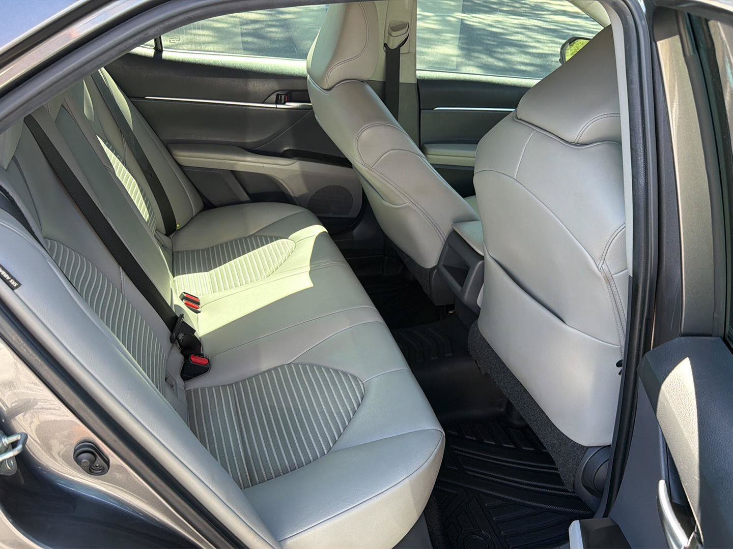 Used 2021 Toyota Camry SE FWD image 12