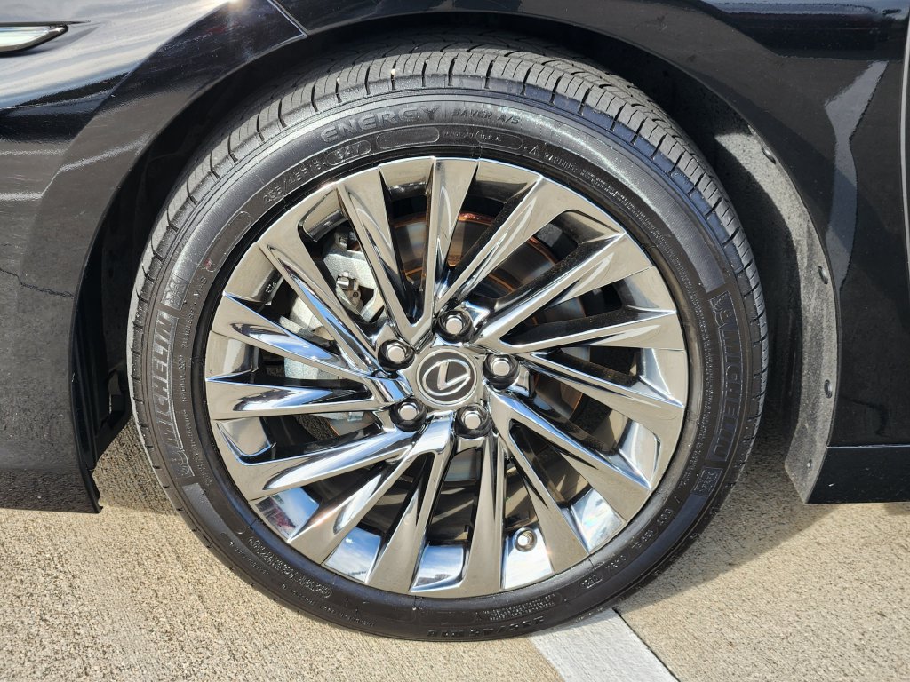 Used 2024 Lexus ES 350 Ultra Luxury FWD image 10