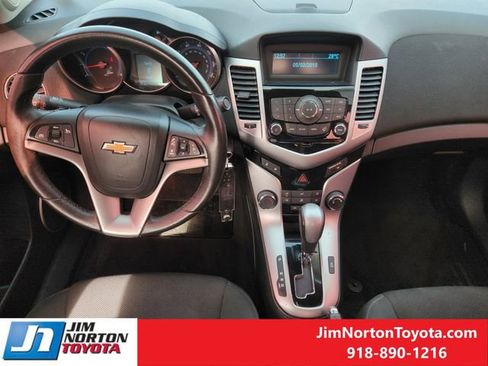 Used 2012 Chevrolet Cruze LT image 27