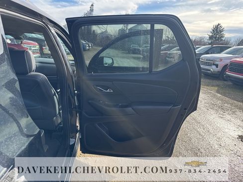 Used 2023 Chevrolet Traverse Premier image 59