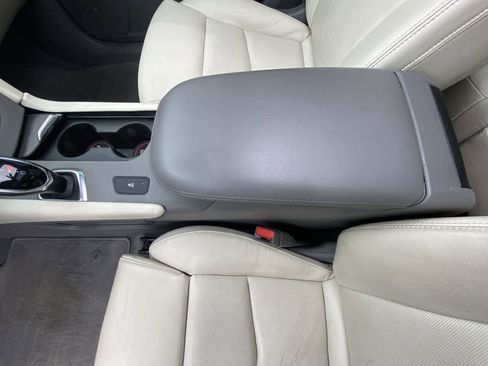 Used 2017 Cadillac XT5 Luxury FWD image 21