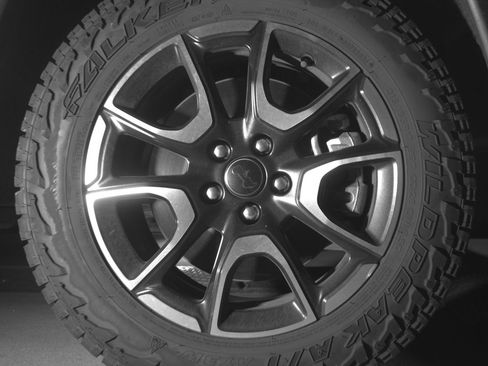 Used 2025 Jeep Compass Trailhawk AWD/4WD image 13
