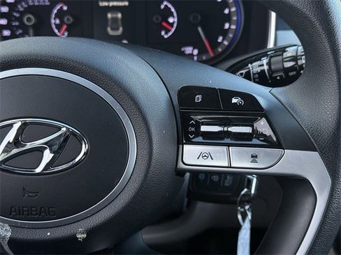 Used 2024 Hyundai Tucson SE image 12