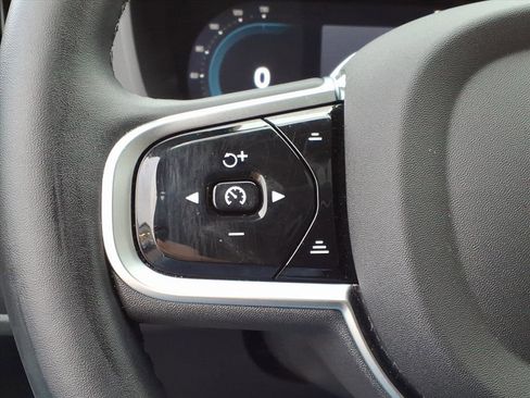 Certified 2025 Volvo XC60 B5 Plus image 27