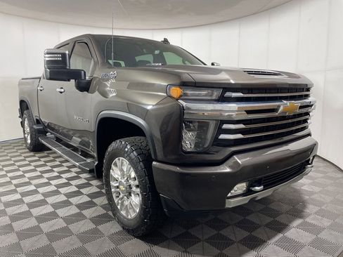 Used 2021 Chevrolet Silverado 3500 High Country w/ Z71 Off-Road Package AWD/4WD image 2