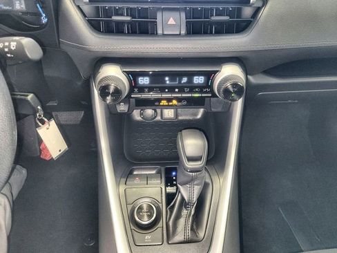 Certified 2025 Toyota RAV4 LE AWD/4WD image 19