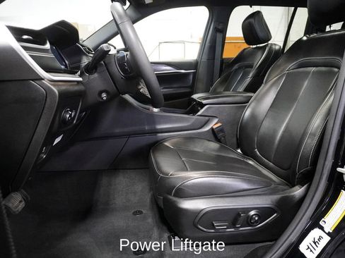 Used 2024 Jeep Grand Cherokee Limited w/ Luxury Tech Group II image 11