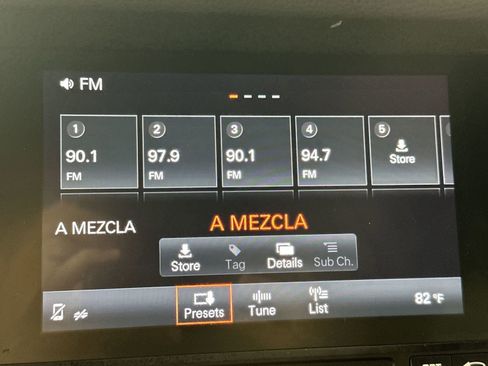 Used 2018 Porsche Macan Base image 20