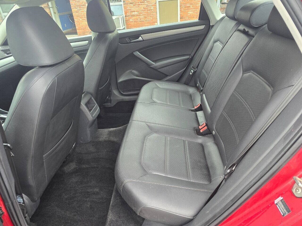 Used 2015 Volkswagen Passat 1.8T Limited Edition FWD image 17