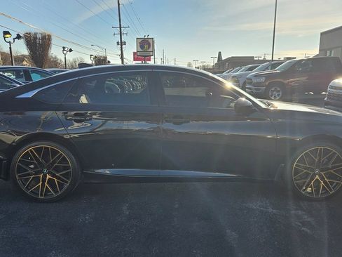 Used 2019 Honda Accord Sport image 5