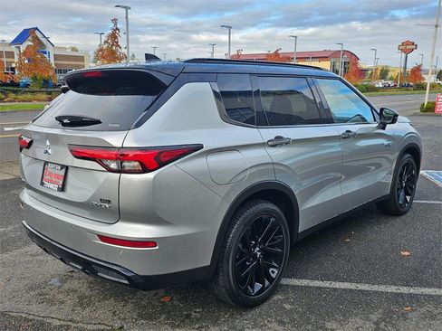 New 2025 Mitsubishi Outlander SEL Black Edition image 3