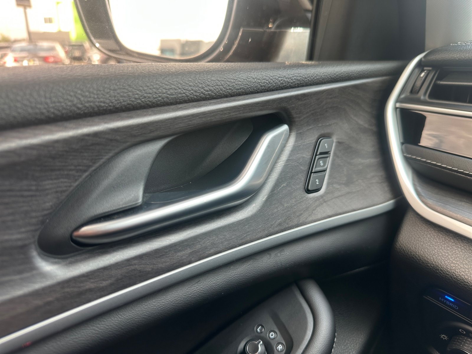 Used 2023 Jeep Grand Cherokee 4WD 4xe w/ Luxury Tech Group II image 19