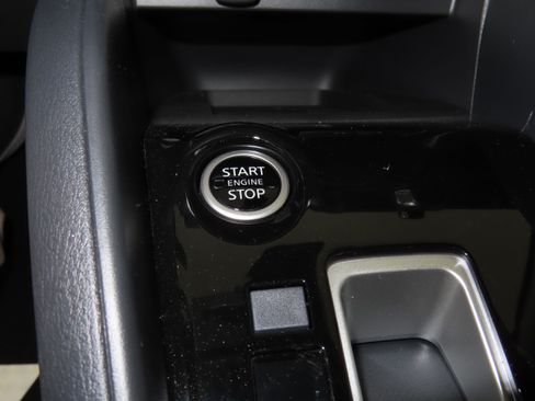 New 2025 Nissan Versa SV w/ Electronics Package FWD image 25