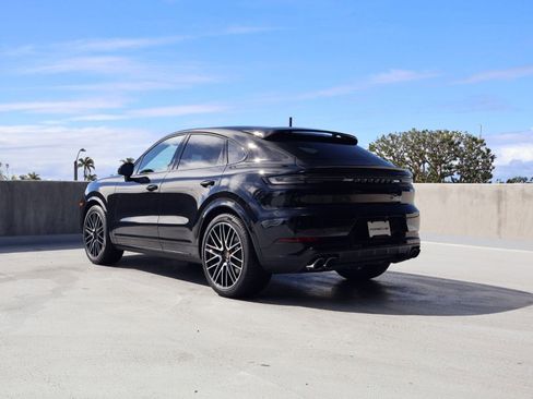 New 2026 Porsche Cayenne Coupe image 3