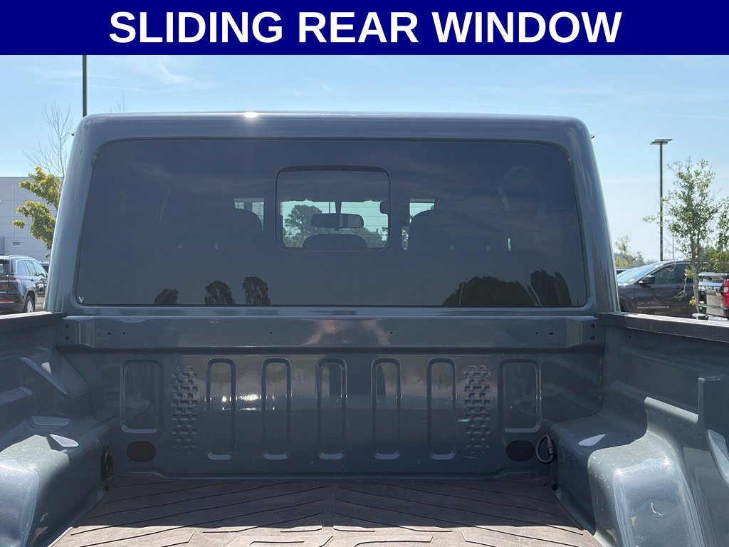 Certified 2024 Jeep Gladiator Sport AWD/4WD image 11