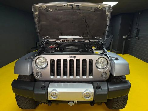 Used 2014 Jeep Wrangler Sahara AWD/4WD image 28
