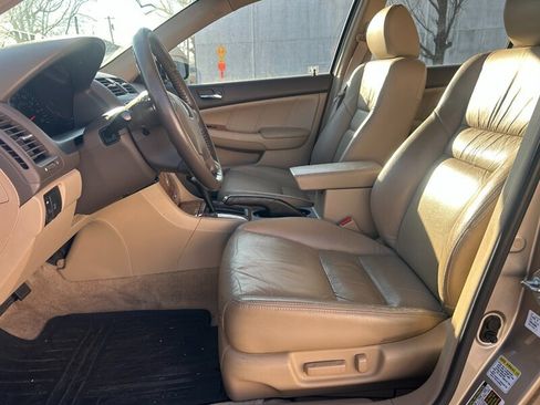 Used 2005 Honda Accord EX image 11