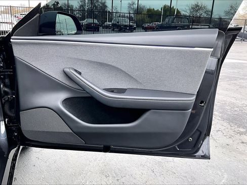 Used 2025 Tesla Model 3 Long Range image 25