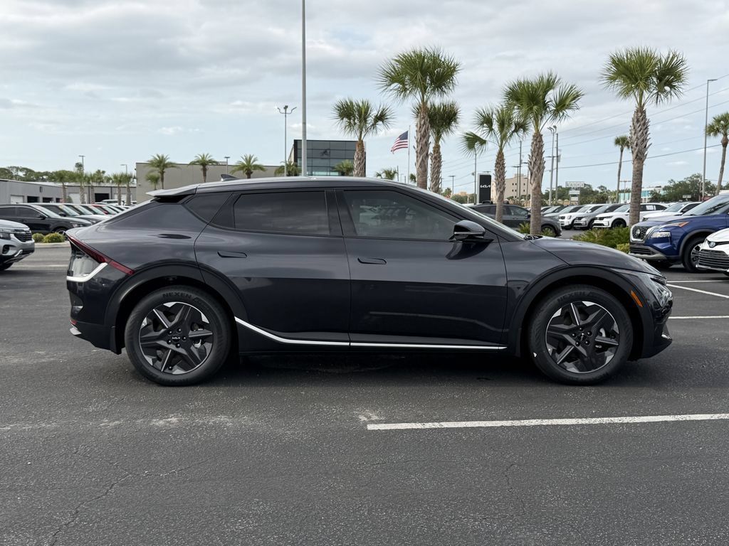 New 2026 Kia EV6 Light RWD image 3