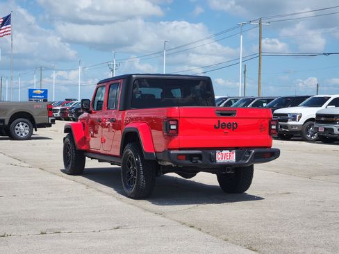 Used 2024 Jeep Gladiator Sport AWD/4WD image 5