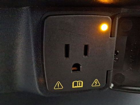 New 2025 Ford Expedition Active image 19