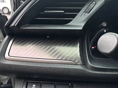 Used 2018 Honda Civic Sport image 12