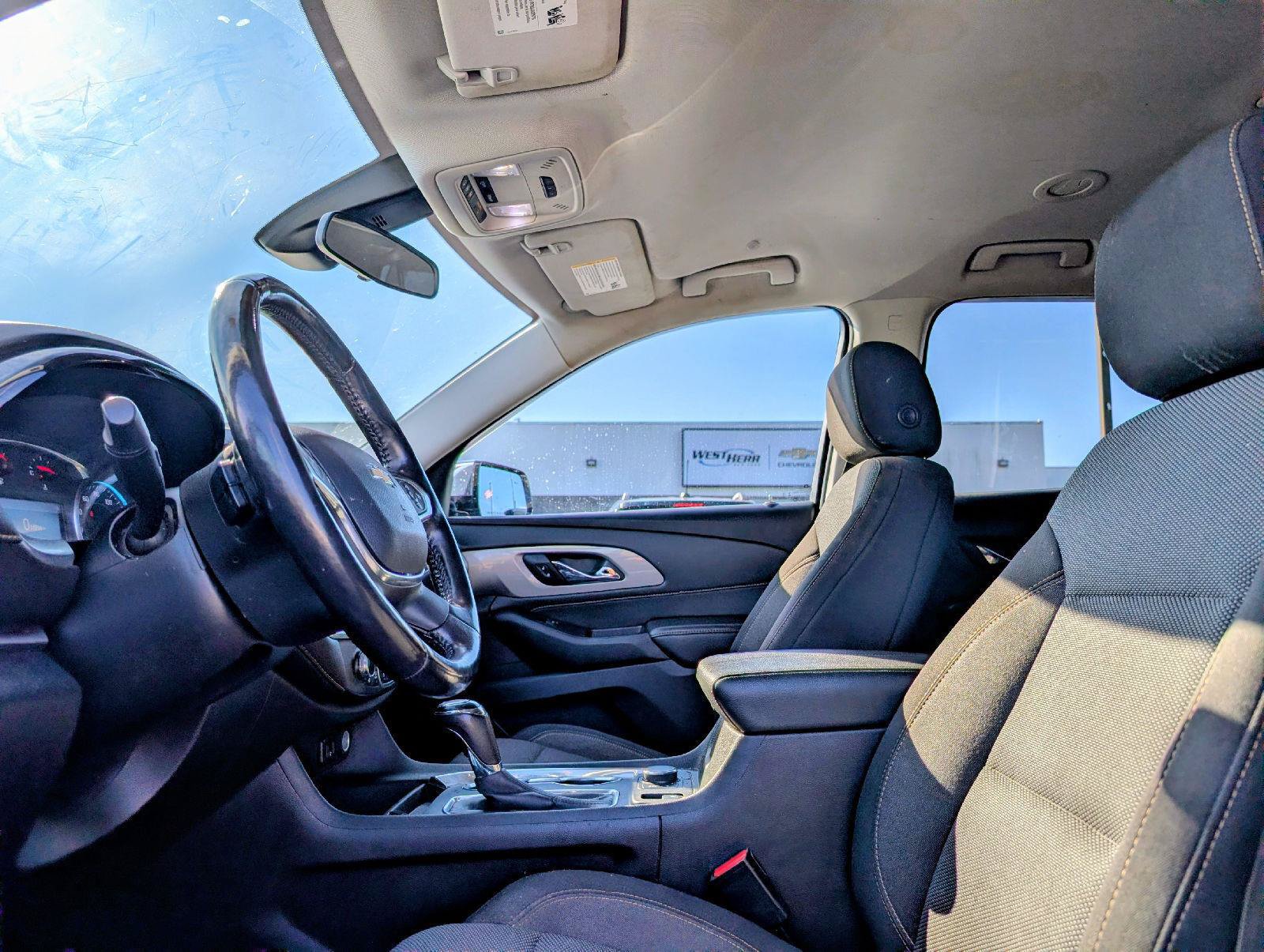 Used 2020 Chevrolet Traverse LT w/ Driver Confidence II Package AWD/4WD image 10