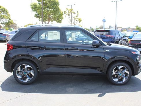 New 2026 Hyundai Venue SEL FWD image 6