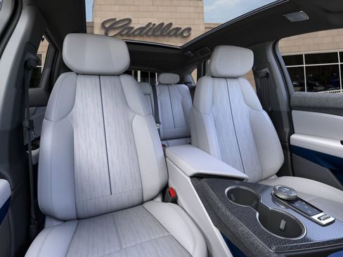 New 2025 Cadillac Optiq Luxury 2 w/ LPO, Floor Liner Package AWD/4WD image 16