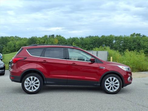 Used 2019 Ford Escape SEL FWD image 2