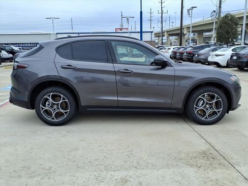 New 2025 Alfa Romeo Stelvio Sprint w/ Convenience Package image 5