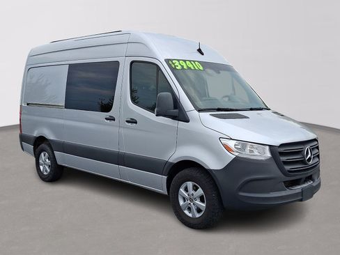 Used 2023 Mercedes-Benz Sprinter 2500 image 3