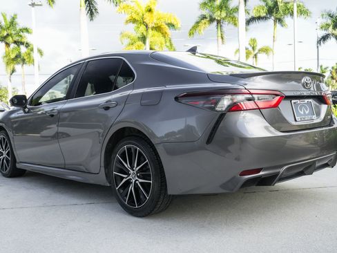 Used 2021 Toyota Camry SE image 23