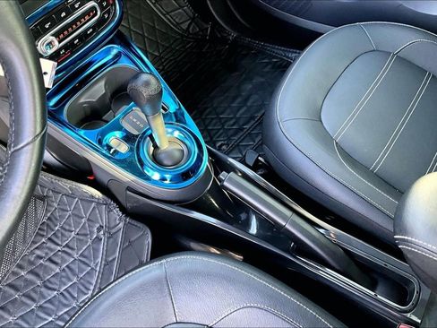 Used 2018 smart fortwo electric drive image 15