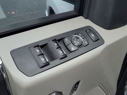 Used 2019 Ford F250 XLT w/ XLT Value Package image 12