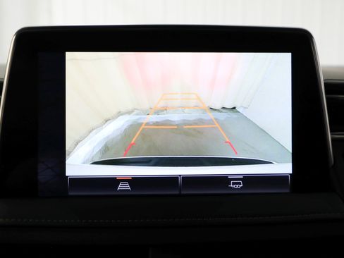 Used 2023 GMC Yukon SLT image 6