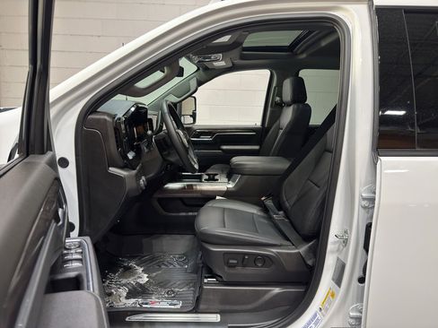 Used 2025 Chevrolet Silverado 2500 LTZ w/ Trail Boss Package image 18