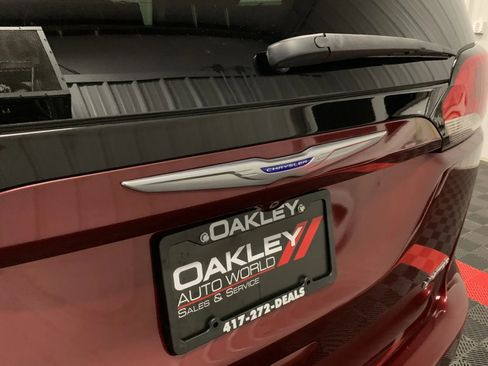Used 2019 Chrysler Pacifica Limited w/ Advanced Safetytec Group image 16