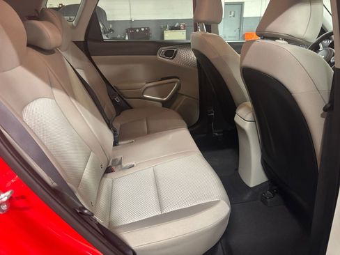 Used 2025 Kia Soul LX w/ LX Technology Package image 36