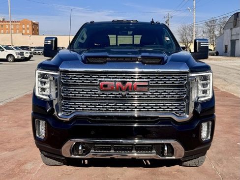 Used 2023 GMC Sierra 2500 Denali w/ Denali Black Diamond Edition image 2
