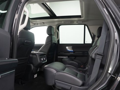 Used 2025 Ford Expedition Platinum AWD/4WD image 21