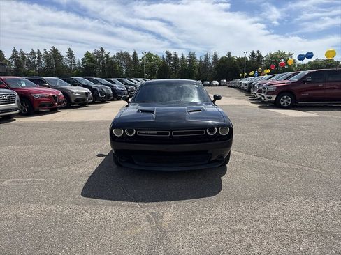Used 2015 Dodge Challenger SXT RWD image 7